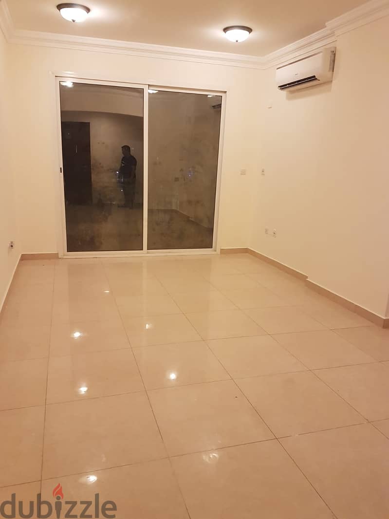 2bhk family apartment. near naseem medical Wakara good cleen 0