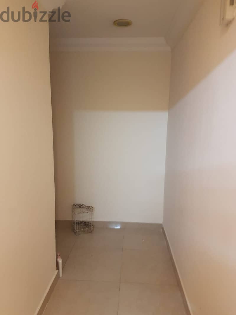 2bhk family apartment. near naseem medical Wakara good cleen 7