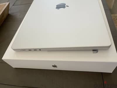 Mac Book Pro 16" Laptop - Apple M1 Max chip - 32GB Memory - 1TB SSD