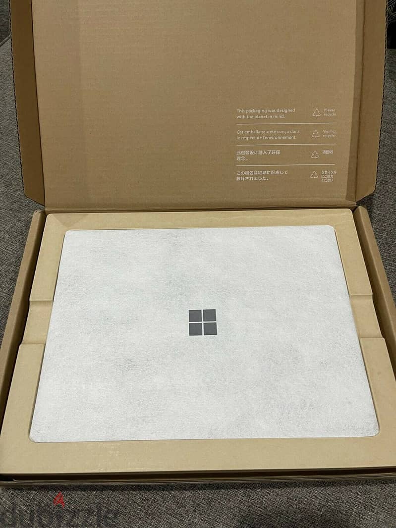 Microsoft - Surface 4 - 13.5” – Intel Core i7 - 16GB - 512GB SSD 1