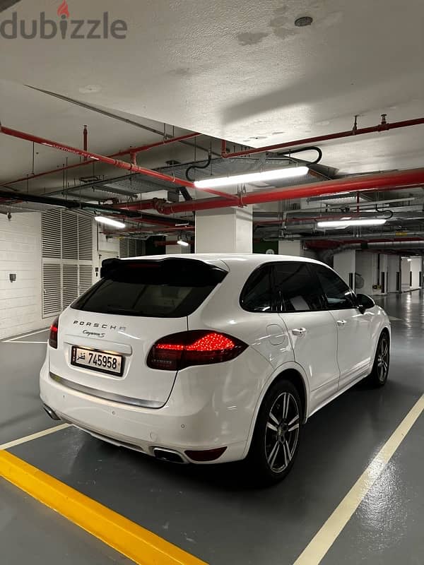 Porsche Cayenne s 2012 1