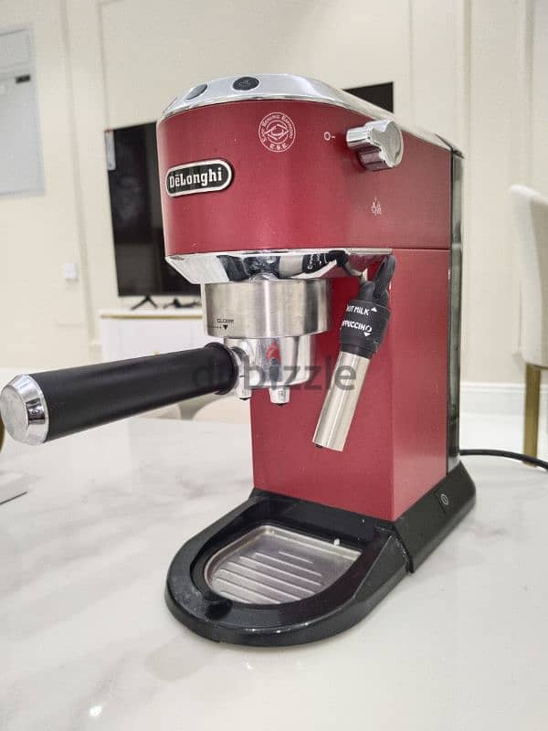 DELONGHI COFEE MAKER 1