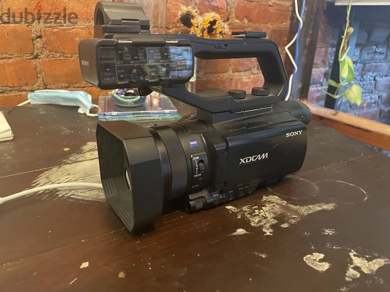 SONY PXW - X70 FULL HD XDCAM HANDHELD CAMCORDER 1