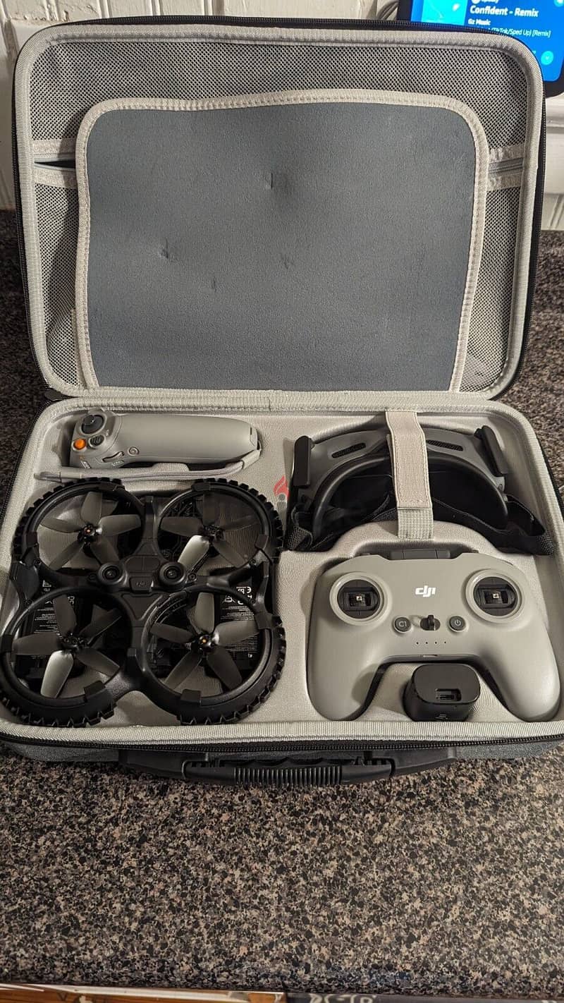 DJI - Avata Pro-View Combo Drone Motion Controller (Goggles 2 and RC 1