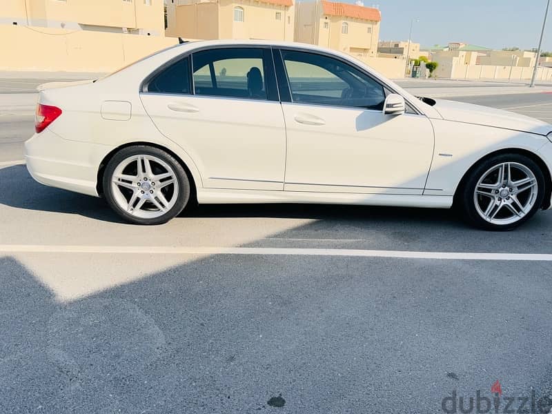 Mercedes-Benz C200 2011 3