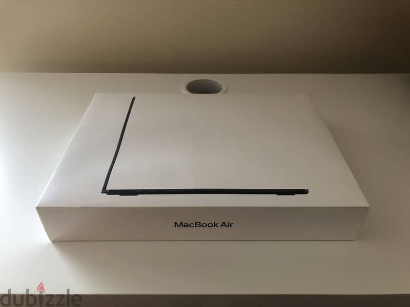 Mac Book Air 13.3" Laptop - Apple M1 chip - 8GB - 256GB SSD 0