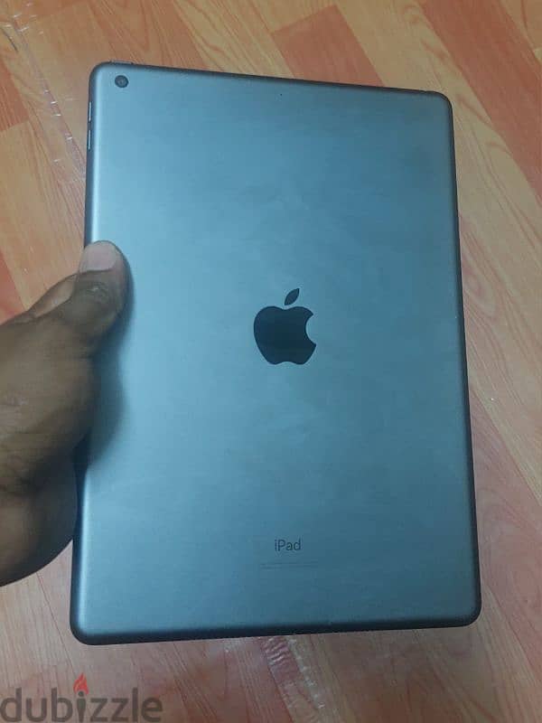 Apple Ipad 8,    18 version 0