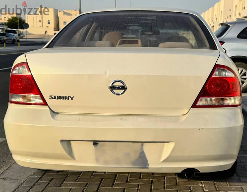 Nissan Sunny 2012 3