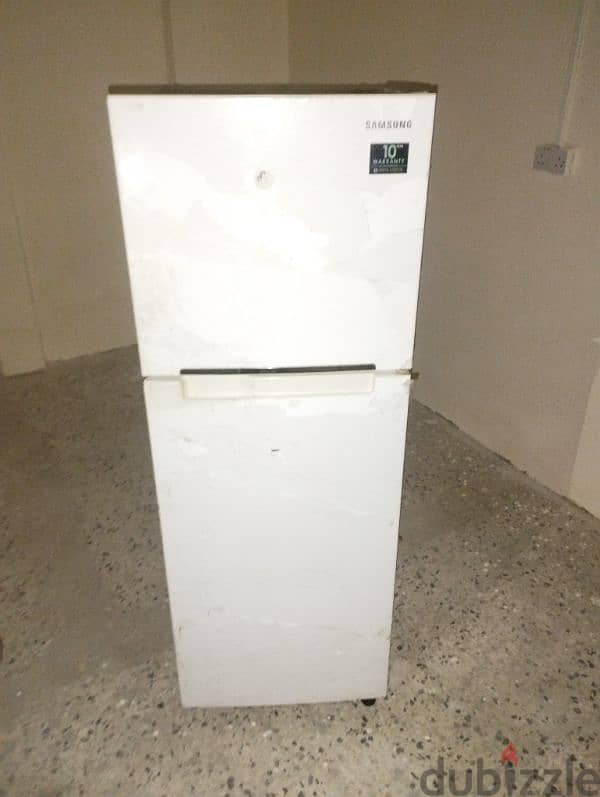 Samsung medium size fridge for sale. 2