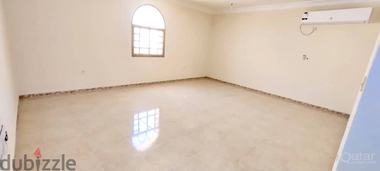 14 Executive Room For Rent - near Asian Town 3