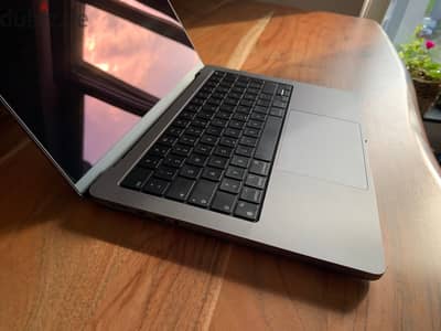 Apple - MacBook Pro 14 - M2 Max chip - 32GB Memory - 1TB SSD