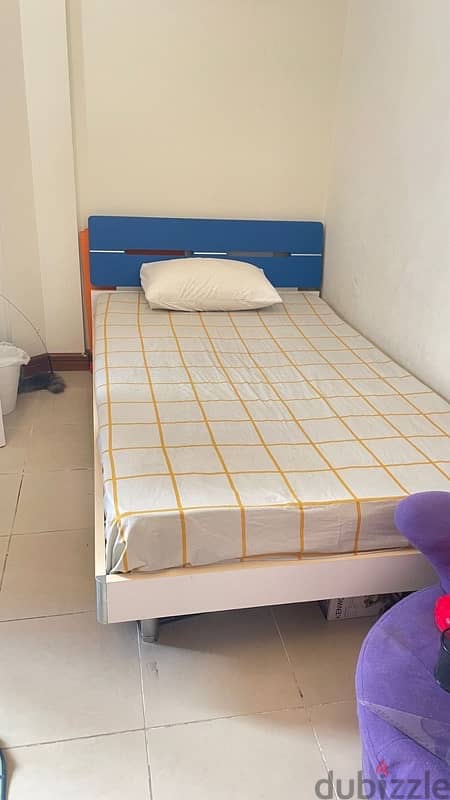 Bed 120*200 with mattress & Side table 0