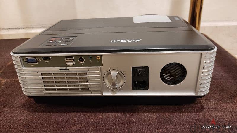 EUG HD LED PROJECTOR 1