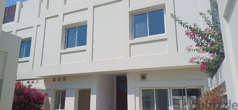 VERY SPACIOUS FREESTANDING VILLA behind IKEA( Residential/ Commercial) 0