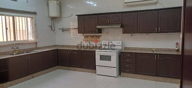 Standalone Nice &Spacious 5 B/R Villa with Garden near Khalifa Stadium 5