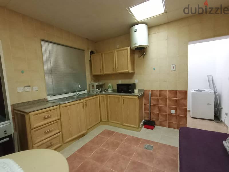 1 bhk fully furnished outhouse  available ain khalid 5