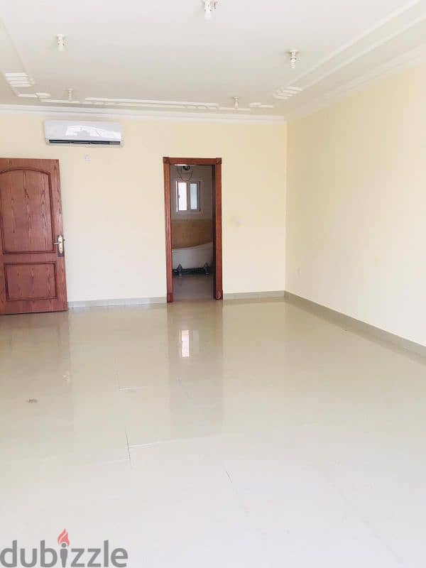 STAFF COMPOUND VILLA: Spacious 4 B/R near Ansar Gallery 5