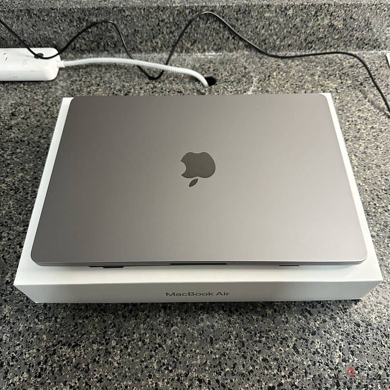 MacBook Air 13.6" Laptop - Apple M2 chip - 8GB Memory - 256GB SSD 0