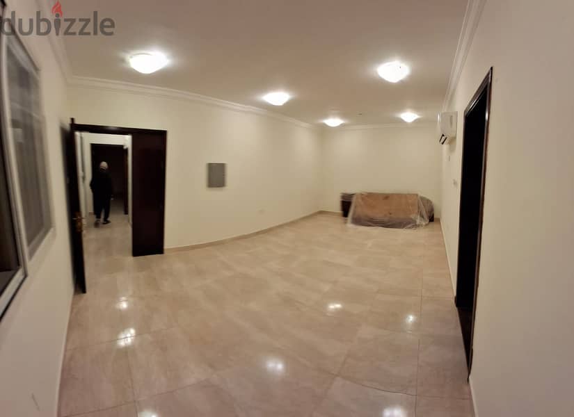 For rent in Al Mashaf flat in villal naer Lulu Hypermarket 2 bhk famil 9