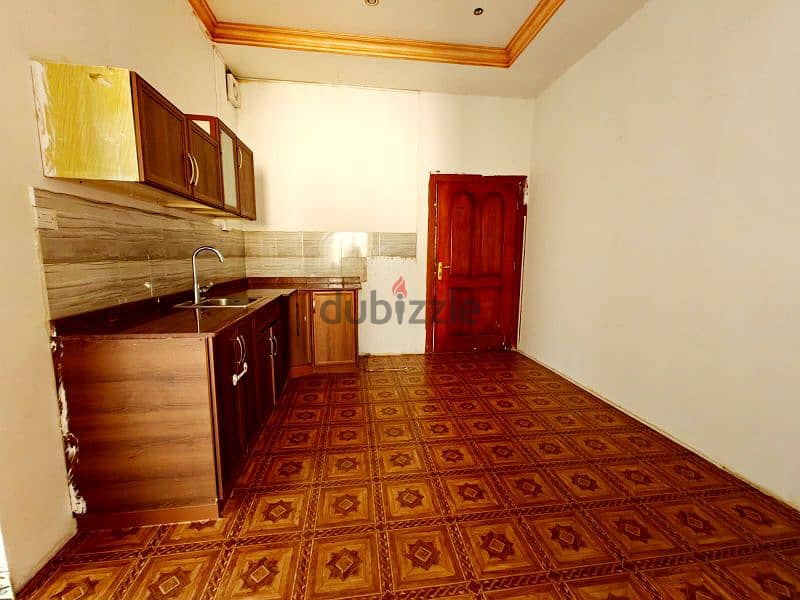 1bhk villa part for family @alwaab, near khalifa stadium 4