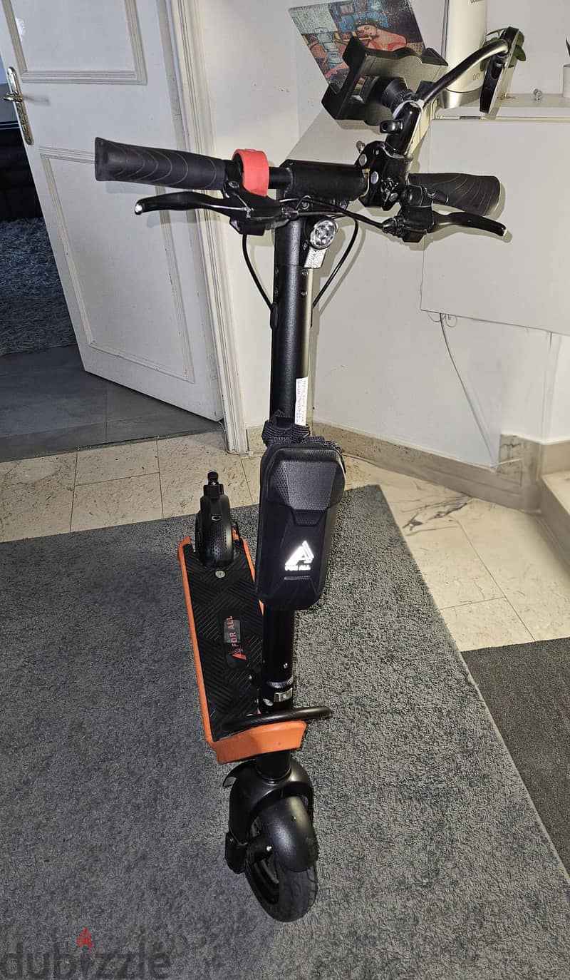 Electric Scooter with very long battery life 1