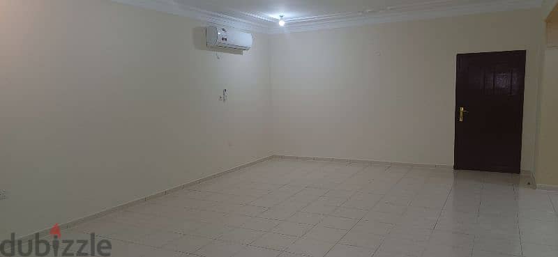 STAFF VILLA: Freestanding 8 B/R near Old immigraion office 4