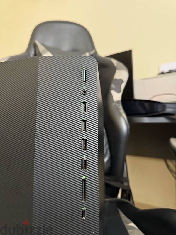 The HP 11 pro gaming pc 4