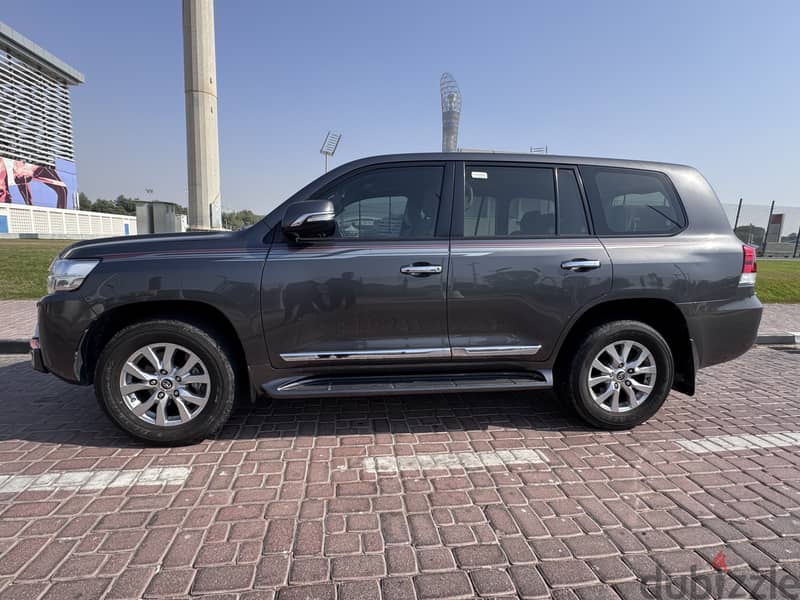 Toyota Land Cruiser 2020 GXR - V8 3