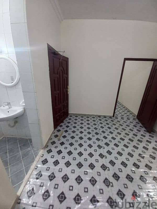 bachilar flat  3BHK doha jadeed behind the metro station  QR4800 4