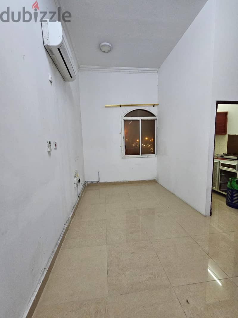 1 BHK UNFurnished room for Family near at Wakrah HMC 7