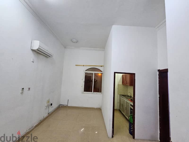 1 BHK UNFurnished room for Family near at Wakrah HMC 16