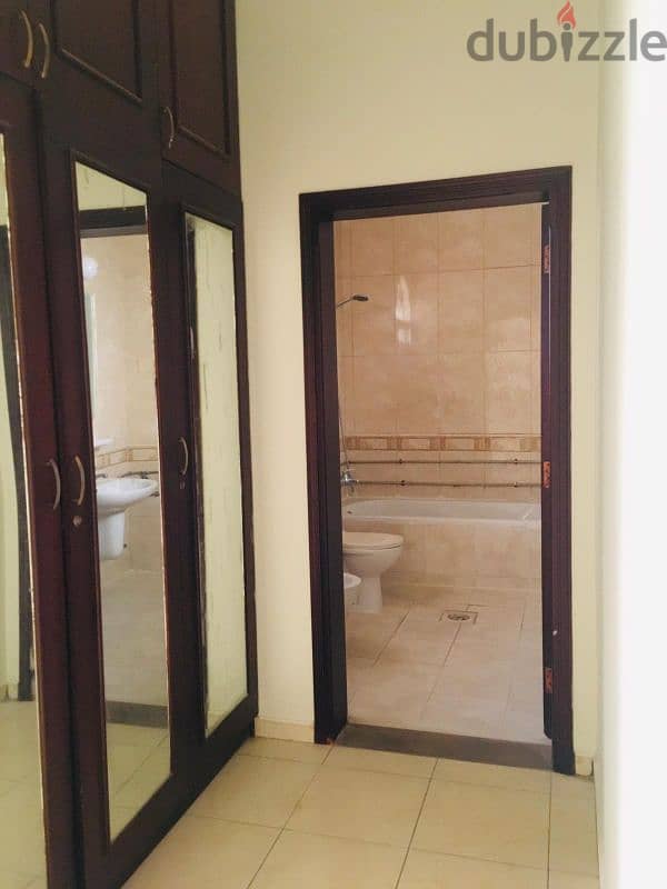 Commercial/Residential Very Spacious 6 B/R Villa near IKEA&Duhail Road 4