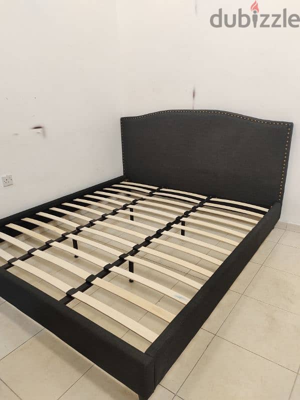 King size bed with mattress for sale 2