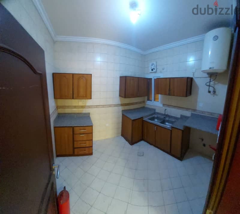 For rent apartments in Al Wakra behind Ooredoo company 3 bhk 5