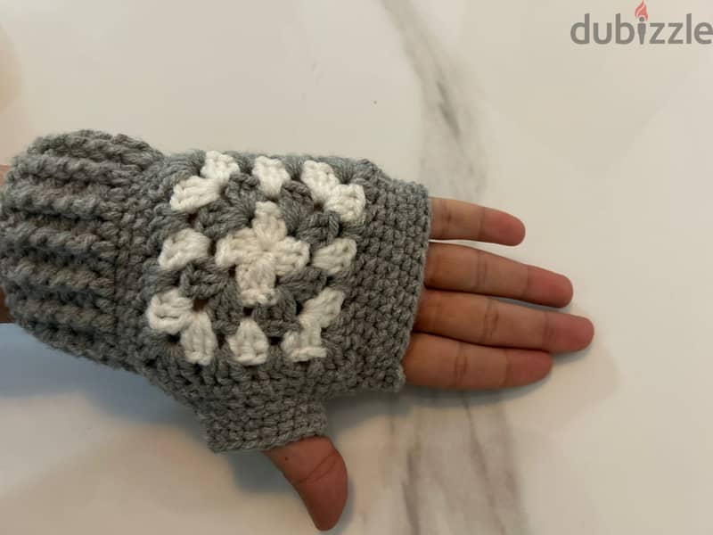 Crochet granny square fingerless gloves 1