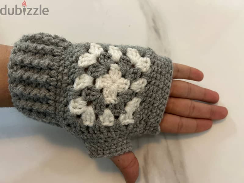 Crochet granny square fingerless gloves 2