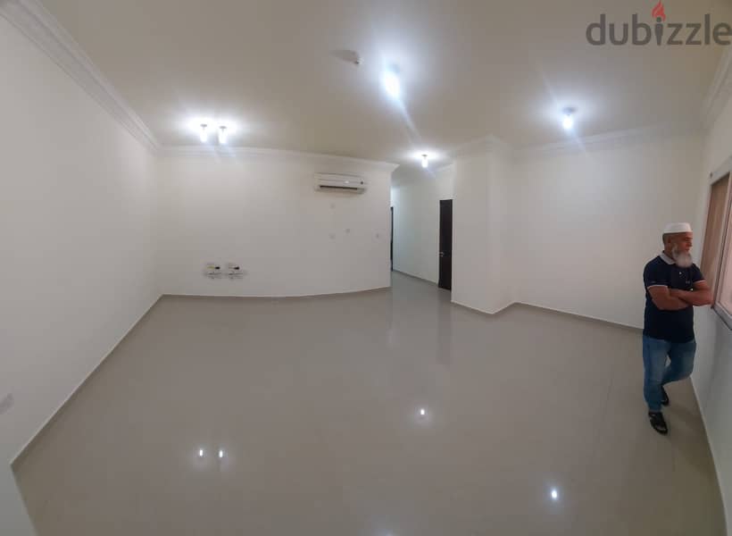 For rent apartments in Al Wakra behind Ooredoo company 3 bhk 2