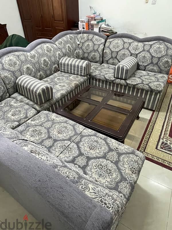 ‏5 pieces u shaped sofa in good condition ركنة خمس قطع حالة جيدة 2