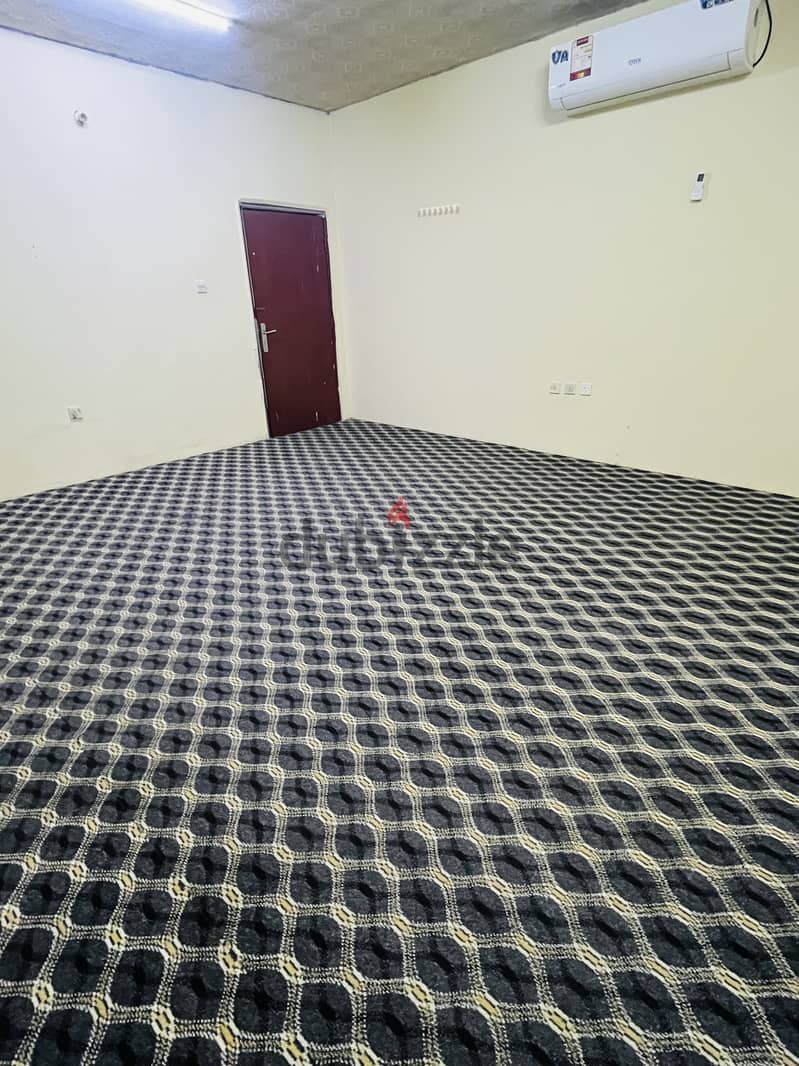 Big studio available for rent in Al mamoura 1