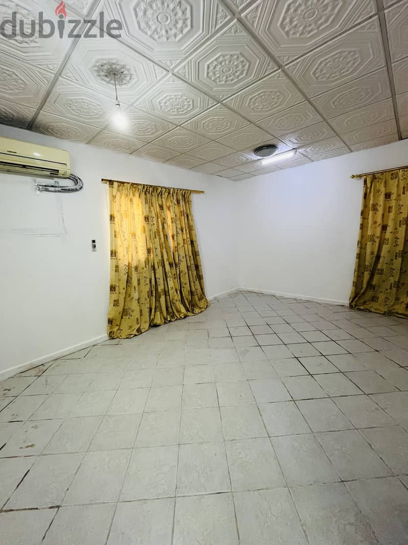 Spacious big studio available for rent 0