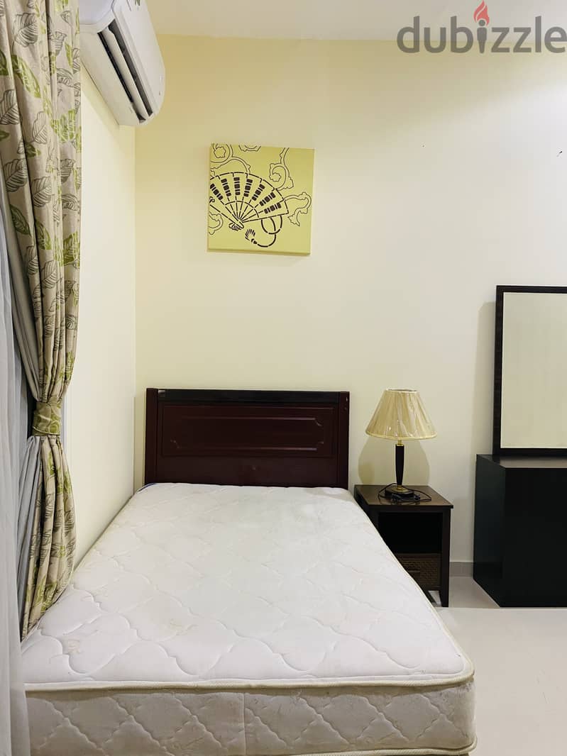 FF room for rent in 1 Minute walking distance to National museum metro 1