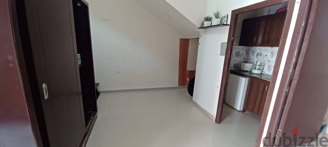 Small Studio Flat for Rent 4