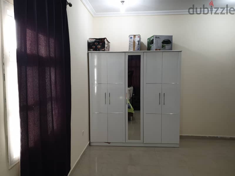 FF PRIVET ROOM & TOILET IN 2BHK FLAT AVAILABLE FOR MALE SHARING 4