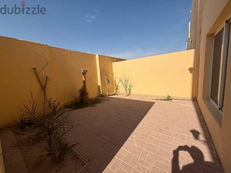 FULLY FURNISHED 3 BED VILLA WITH MAID ROOM AT - THUMAMA 4