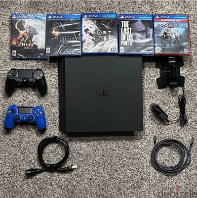 wataps +1(662)3519388 PS4 Pro 1TB, 2 controllers,