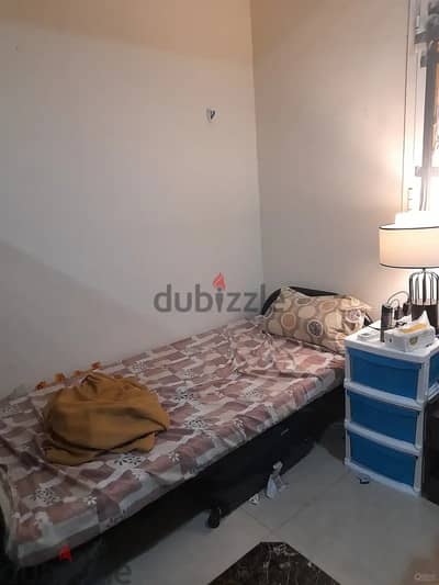 One batchelor Room/bedspace available in a flat (Al Nasr): Male