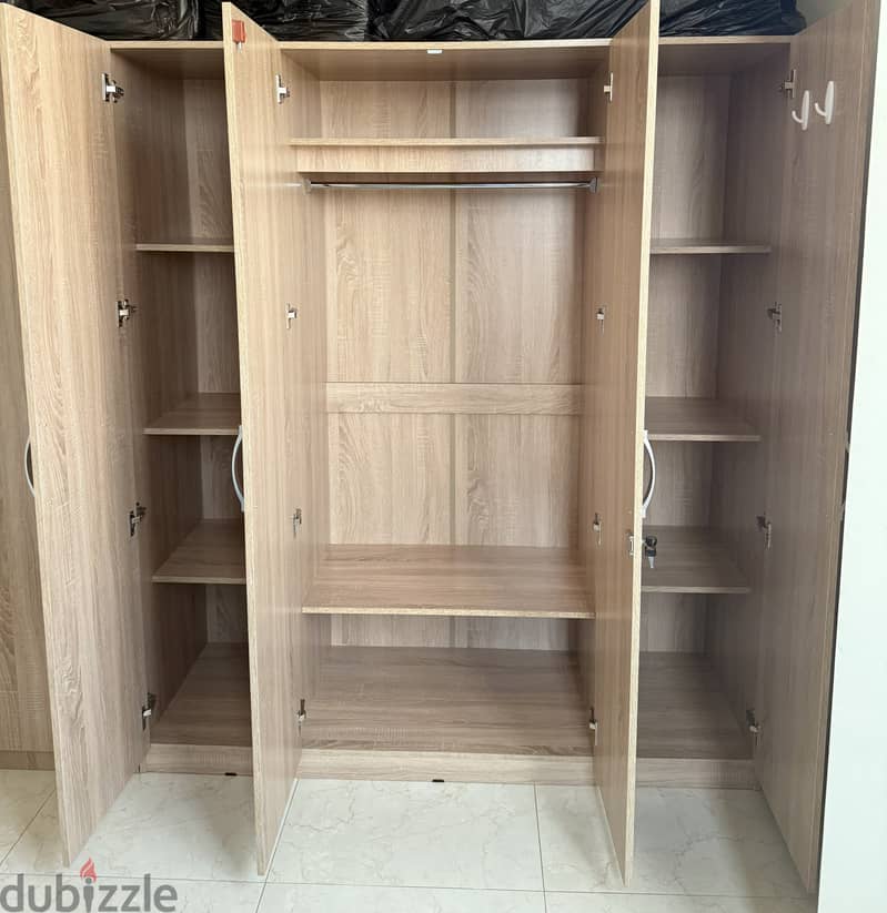 Spacious wooden cupboard/ wardrobe 2