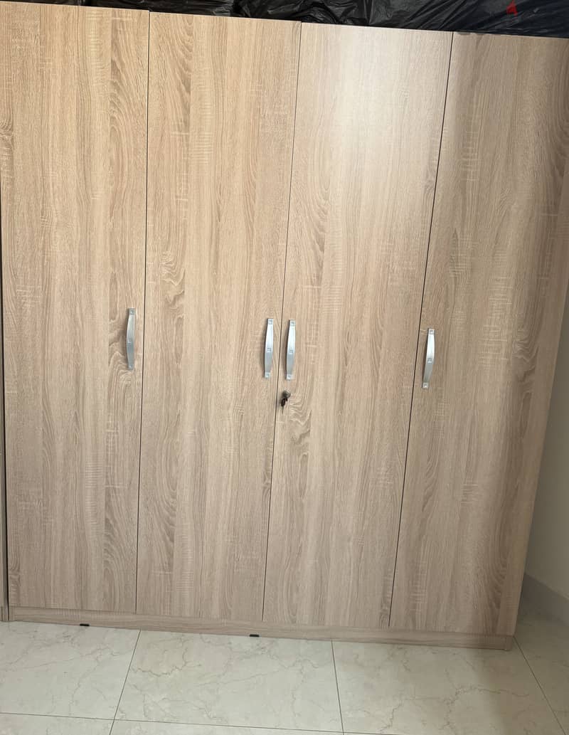 Spacious wooden cupboard/ wardrobe 7