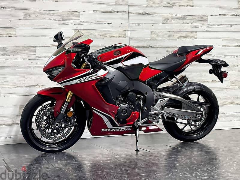 2021 Honda CBR 1000RR (+971561943867) 1