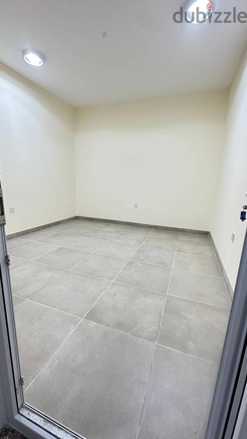 800 Garage with 12 Room For Rent - New Building 10